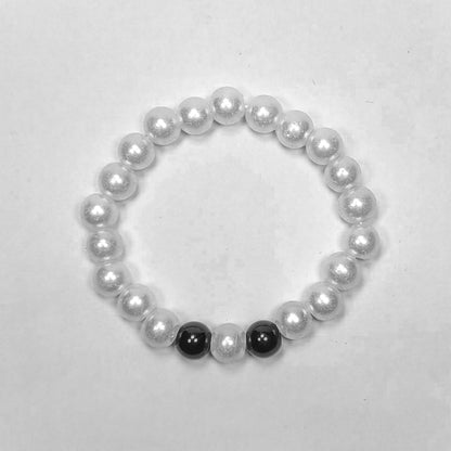 White Pearl & Black Bead Bracelet