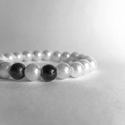 White Pearl & Black Bead Bracelet